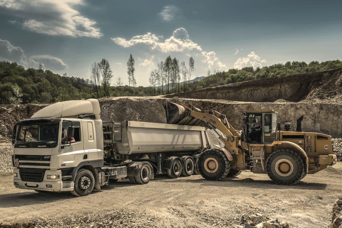 Wheel Loaders available for rent from GulfFast in Saudi Arabia